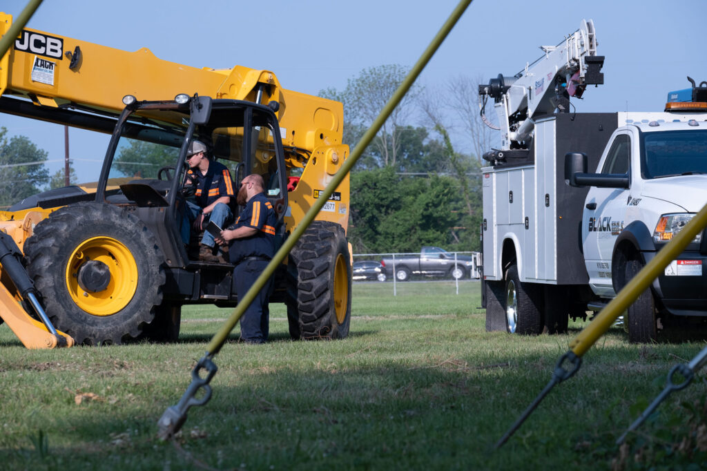 Black Equipment - Experienced Mechanics Wanted - vehicle phone and specialty tools provided - use your experience to solve challenging customer problems and mentor up and coming mechanics.