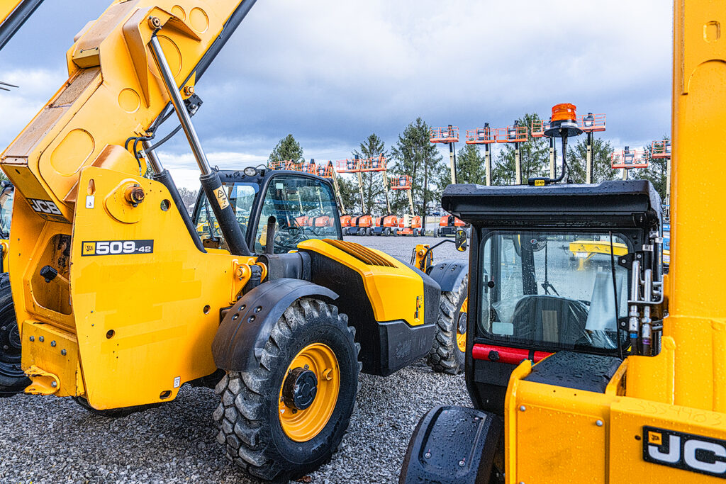 Contractor Equipment Rentals in Evansville Indiana. JLG. GENIE. JCB. Yale. Ramps. Trailers. Generators. Air Compressors. Light Towers. Boom Lifts. Scissor Lifts. High Capacity Pneumatic Tire Forklifts, Telehandlers (Reach Trucks). Articulated Booms. Skid Steers. Mini Excavators.