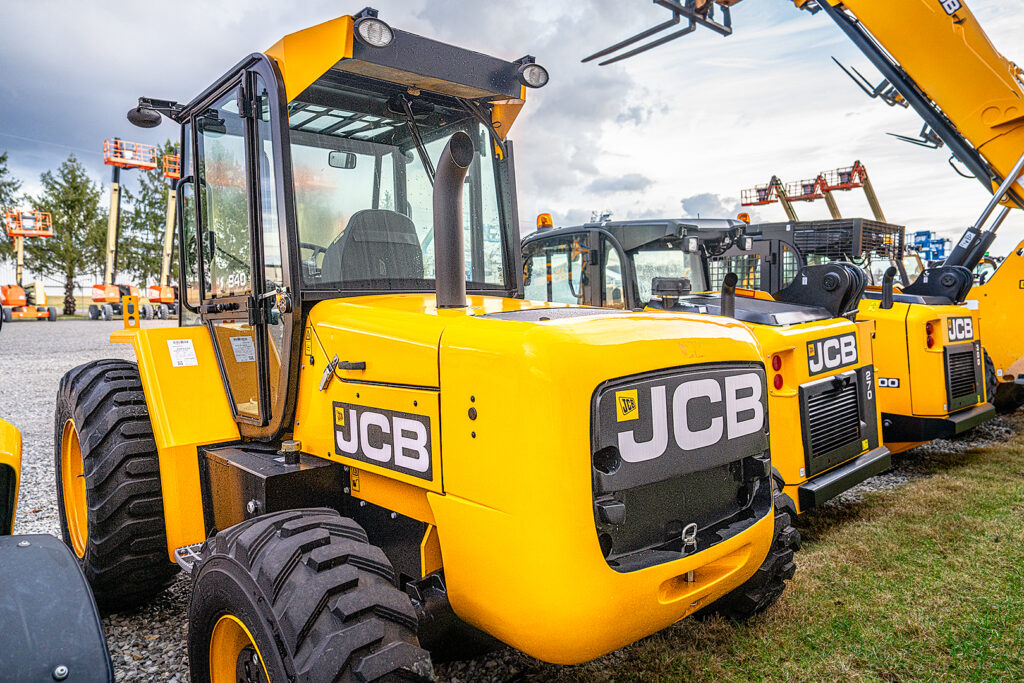 Contractor Equipment Rentals in Evansville Indiana. JLG. GENIE. JCB. Yale. Ramps. Trailers. Generators. Air Compressors. Light Towers. Boom Lifts. Scissor Lifts. High Capacity Pneumatic Tire Forklifts, Telehandlers (Reach Trucks). Articulated Booms. Skid Steers. Mini Excavators.