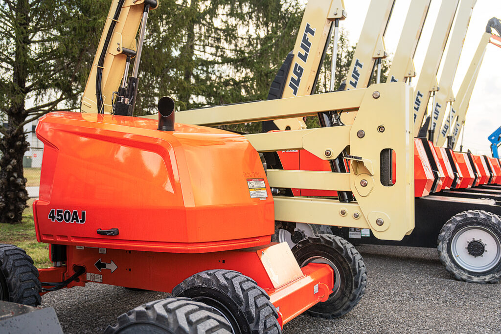 Contractor Equipment Rentals in Evansville Indiana. JLG. GENIE. JCB. Yale. Ramps. Trailers. Generators. Air Compressors. Light Towers. Boom Lifts. Scissor Lifts. High Capacity Pneumatic Tire Forklifts, Telehandlers (Reach Trucks). Articulated Booms. Skid Steers. Mini Excavators.
