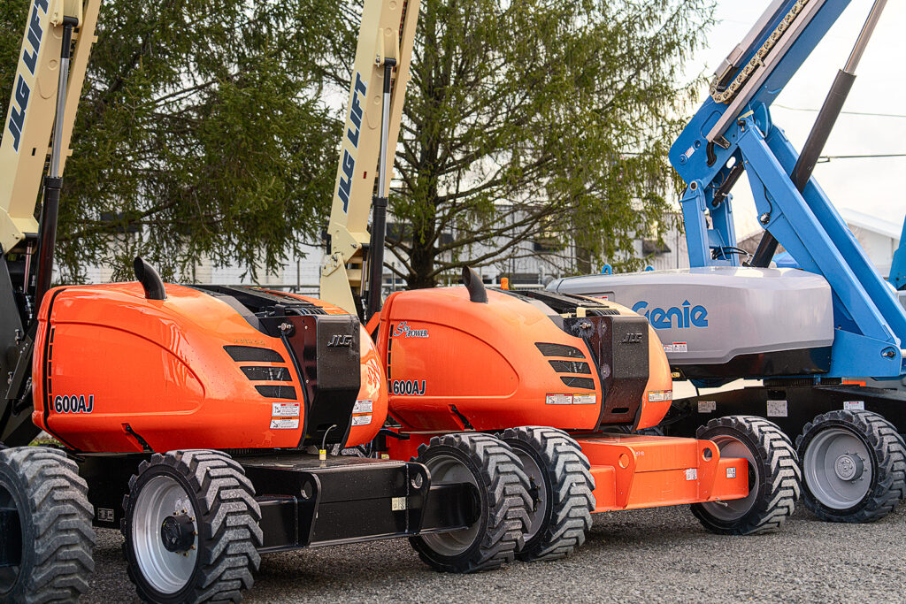 Contractor Equipment Rentals in Evansville Indiana. JLG. GENIE. JCB. Yale. Ramps. Trailers. Generators. Air Compressors. Light Towers. Boom Lifts. Scissor Lifts. High Capacity Pneumatic Tire Forklifts, Telehandlers (Reach Trucks). Articulated Booms. Skid Steers. Mini Excavators.