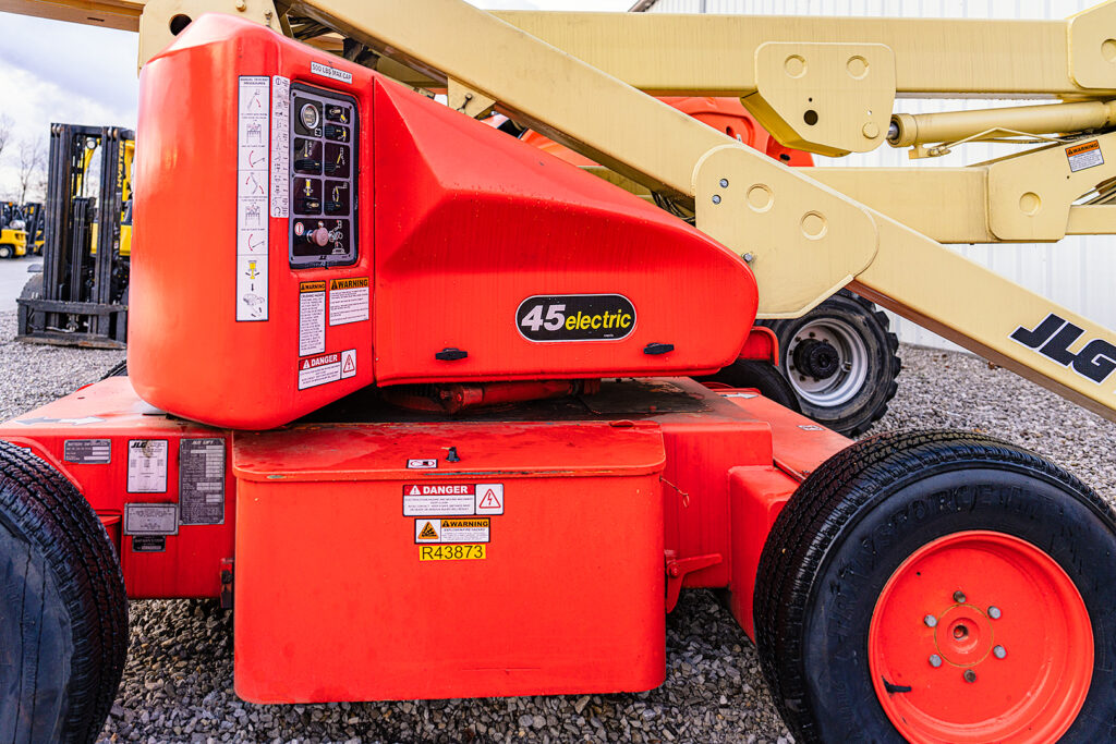 Contractor Equipment Rentals in Evansville Indiana. JLG. GENIE. JCB. Yale. Ramps. Trailers. Generators. Air Compressors. Light Towers. Boom Lifts. Scissor Lifts. High Capacity Pneumatic Tire Forklifts, Telehandlers (Reach Trucks). Articulated Booms. Skid Steers. Mini Excavators.