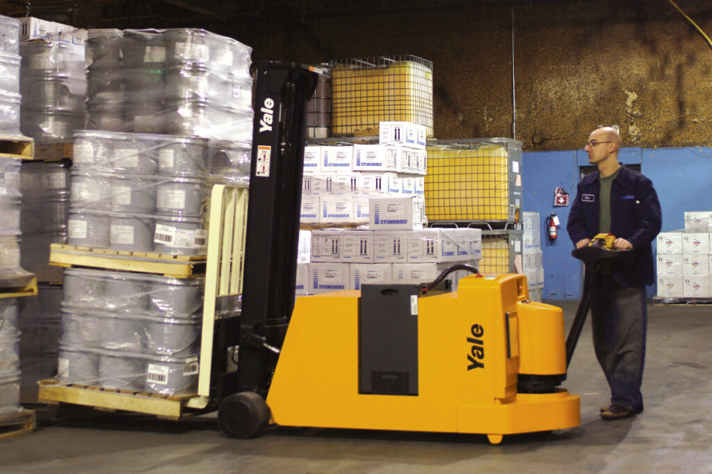 Yale electric pallet Stacker
